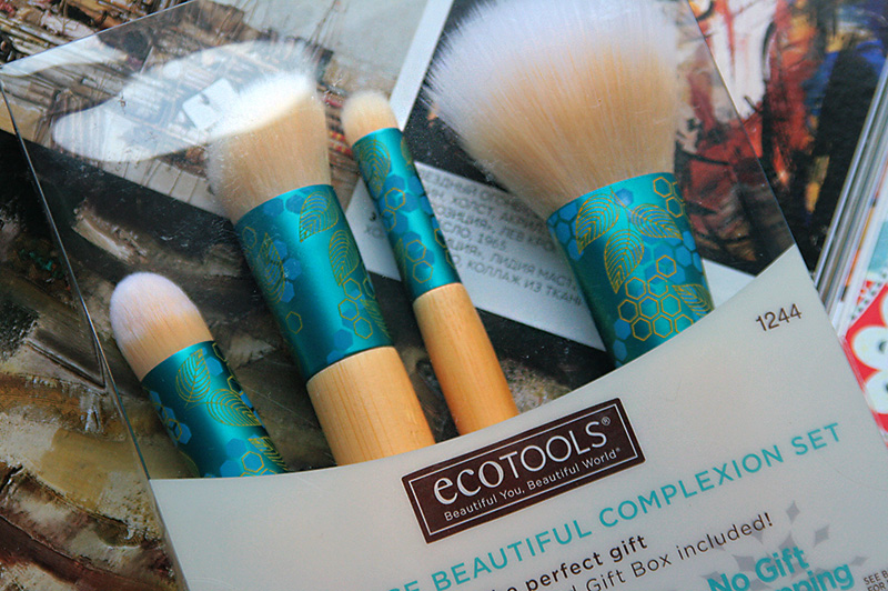 Набор кистей для макияжа EcoTools Four-Piece Beautiful Complexion Set 4 Brushes. Отзыв в блоге itdalee.ru